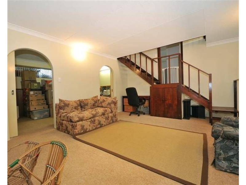 4 Walker Avenue, Rockingham WA 6168