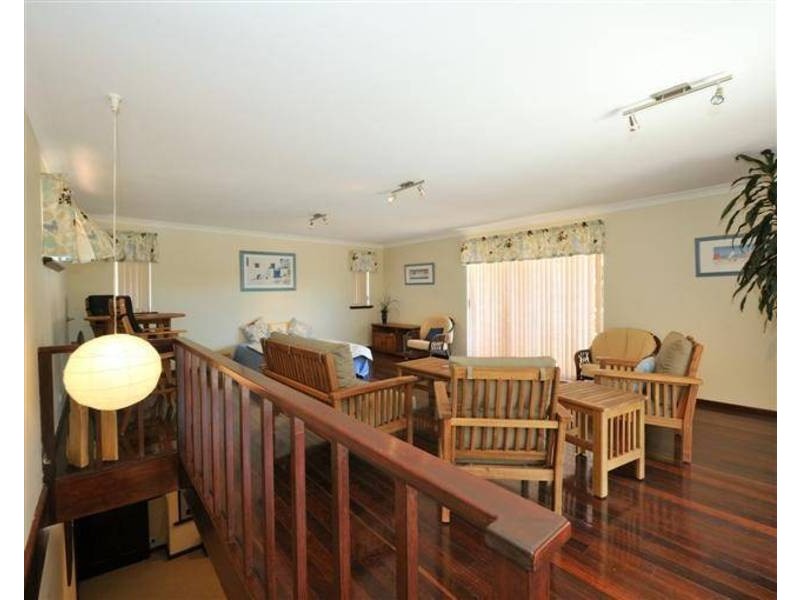 4 Walker Avenue, Rockingham WA 6168