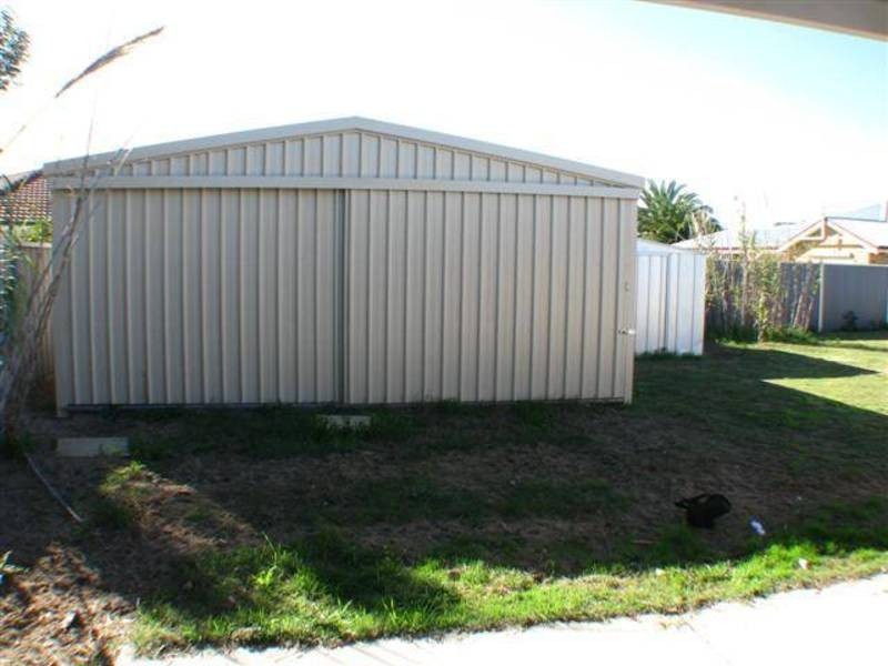 124 Charthouse Road, Waikiki WA 6169