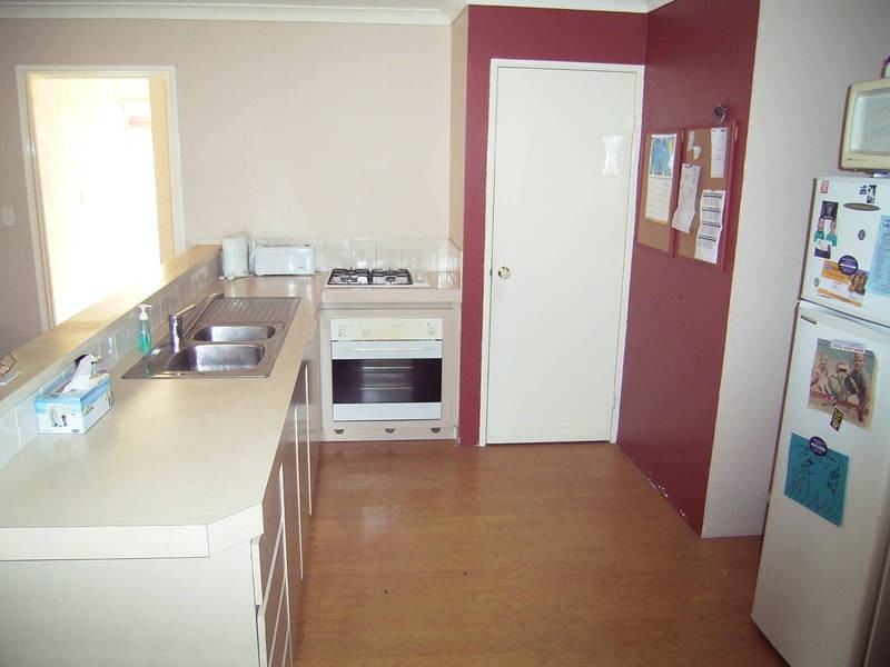 24 Pallarup Grove, Waikiki WA 6169