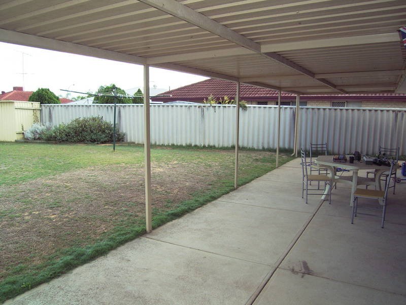 24 Pallarup Grove, Waikiki WA 6169