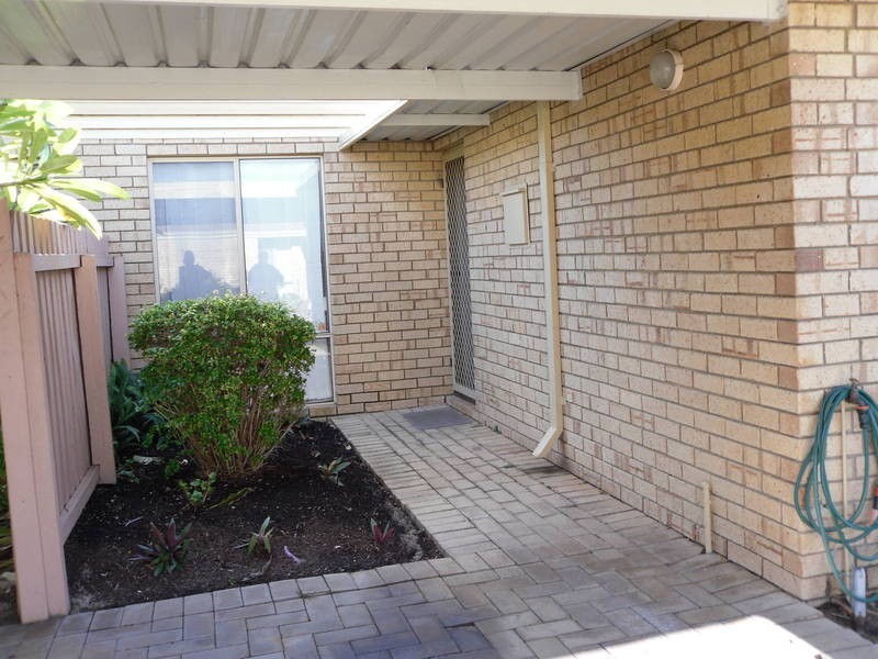 6/96 Simpson Avenue, Rockingham WA 6168