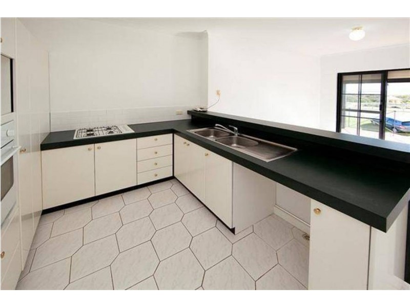 2/101 Rockingham Beach Road, Rockingham WA 6168