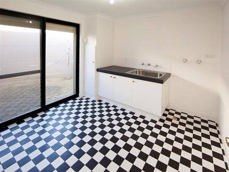 2/101 Rockingham Beach Road, Rockingham WA 6168