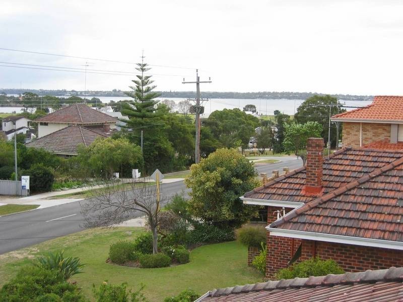 22 Norma Rd, Alfred Cove WA 6154