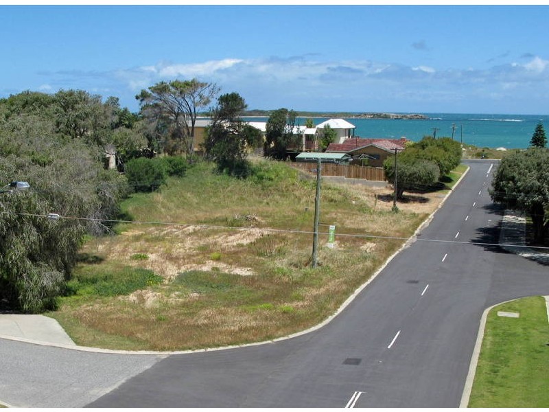 3 Coventry Rd, Shoalwater WA 6169