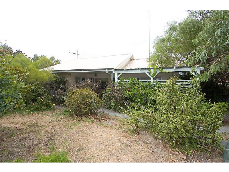 80 Shelshaw Street, Melville WA 6156