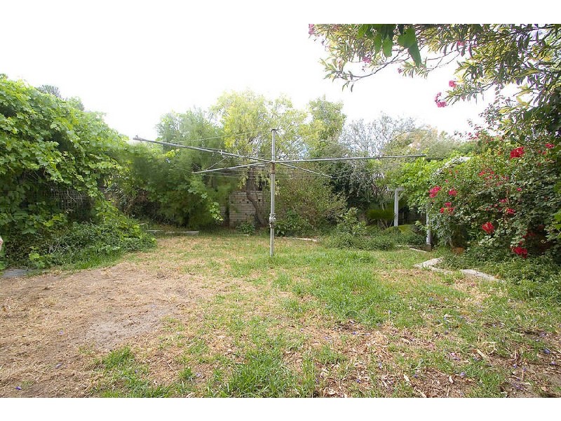 80 Shelshaw Street, Melville WA 6156