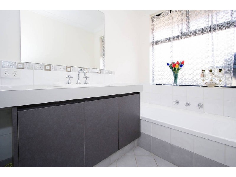 264 Georgia Way, Success WA 6164