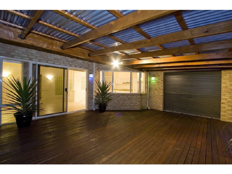 18 Latham Street, Alfred Cove WA 6154