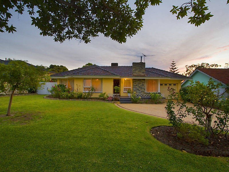 594 Challenger Place, Melville WA 6156