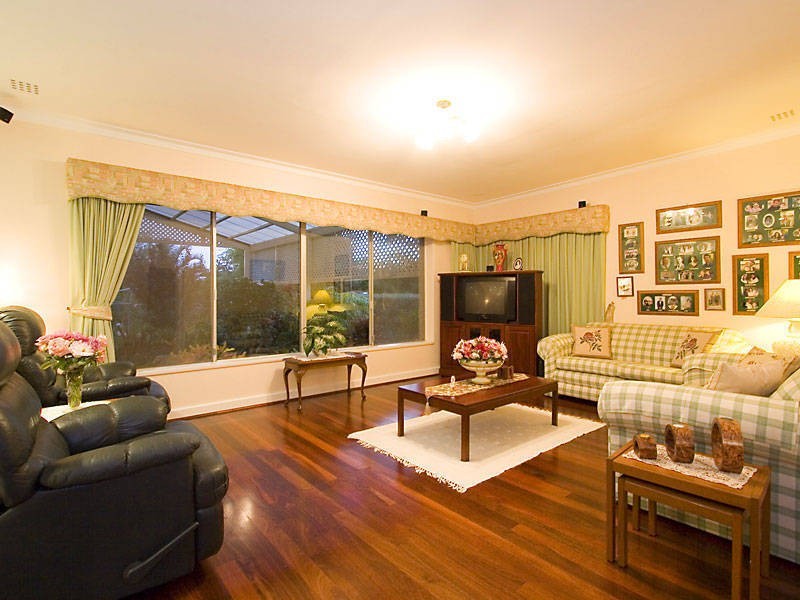 594 Challenger Place, Melville WA 6156