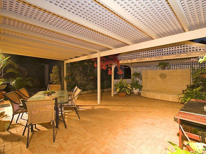 594 Challenger Place, Melville WA 6156