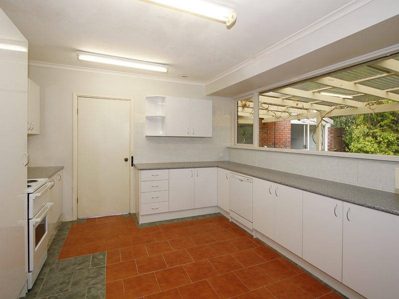 76 Aldridge Rd, Booragoon WA 6154
