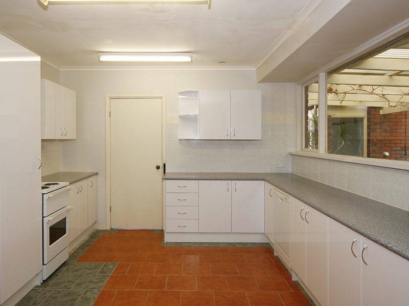 76 Aldridge Rd, Booragoon WA 6154