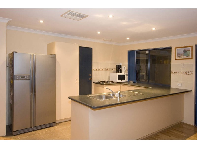 2 Chapman Road, St James WA 6102
