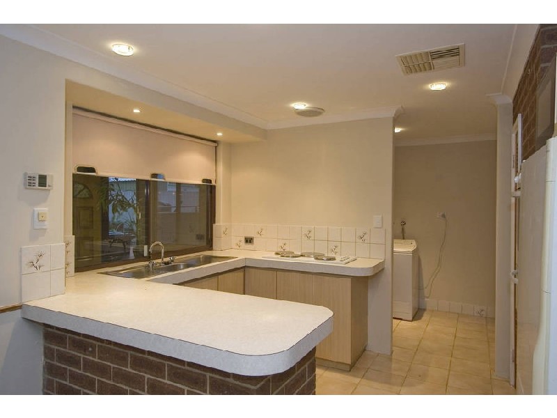 36 Allamanda Drv, South Lake WA 6164