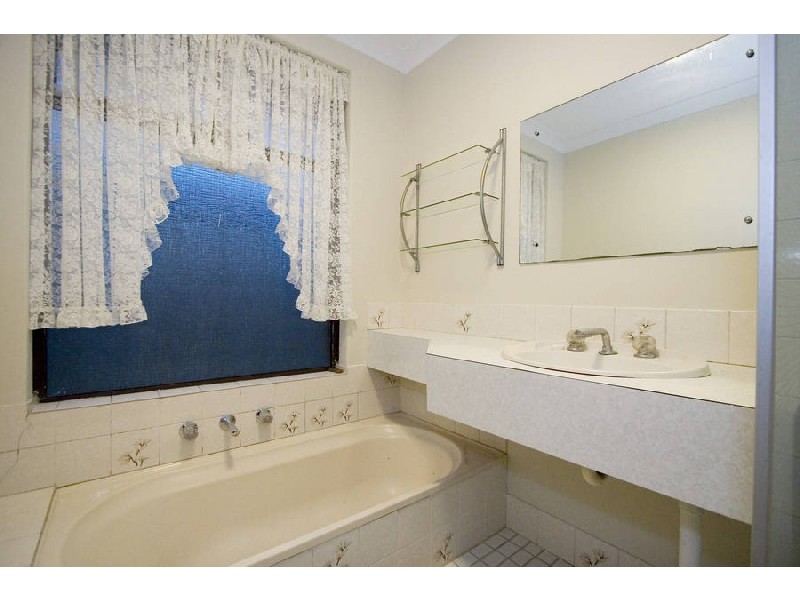 36 Allamanda Drv, South Lake WA 6164