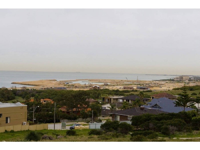 11 Tanunda Road, Coogee WA 6166