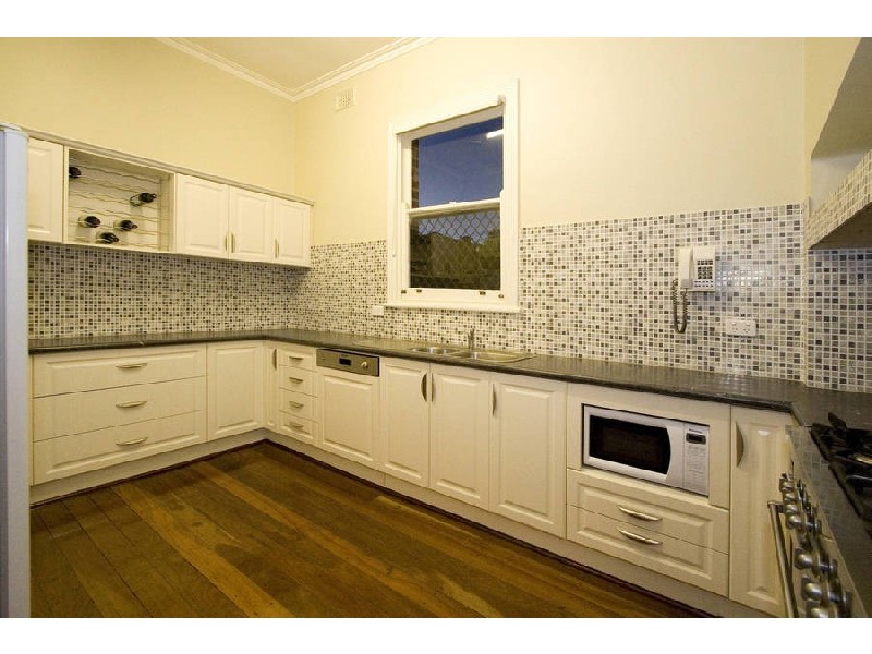 2 Darling St, White Gum Valley WA 6162