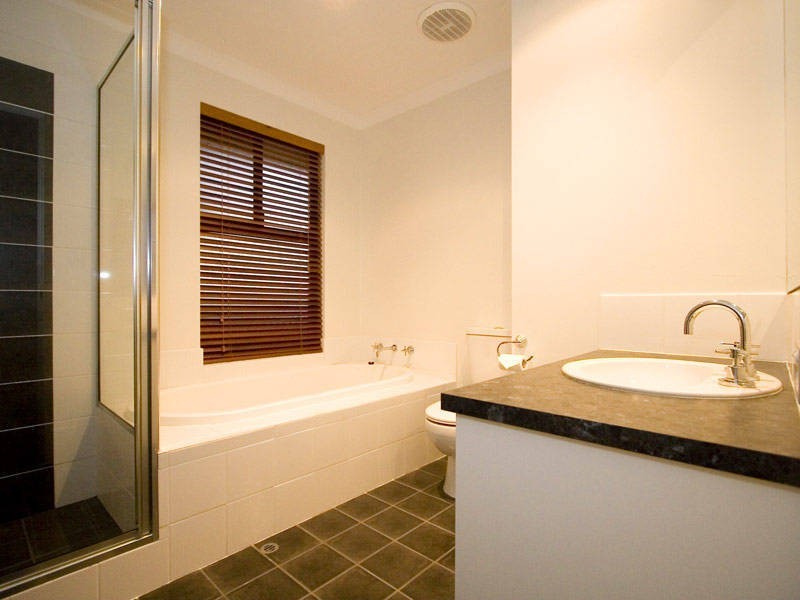2b Challenger Place, Melville WA 6156