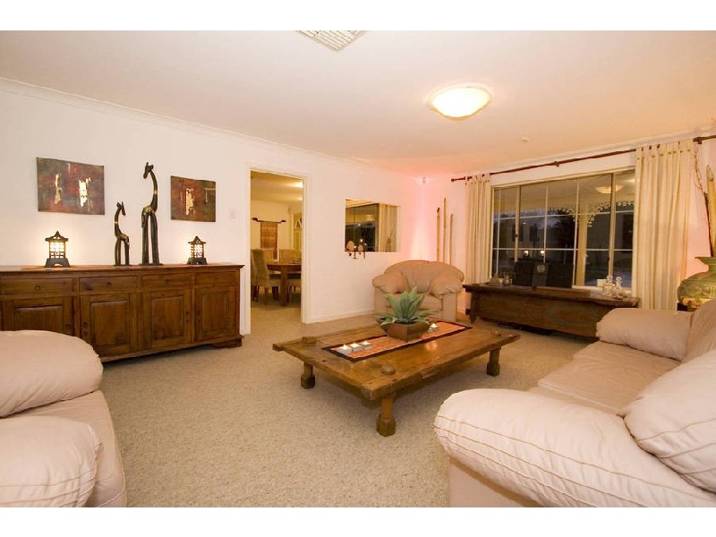 32 Portcullis Dve, Willetton WA 6155