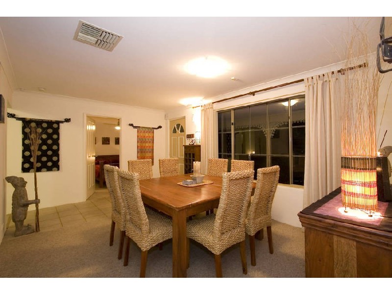 32 Portcullis Dve, Willetton WA 6155