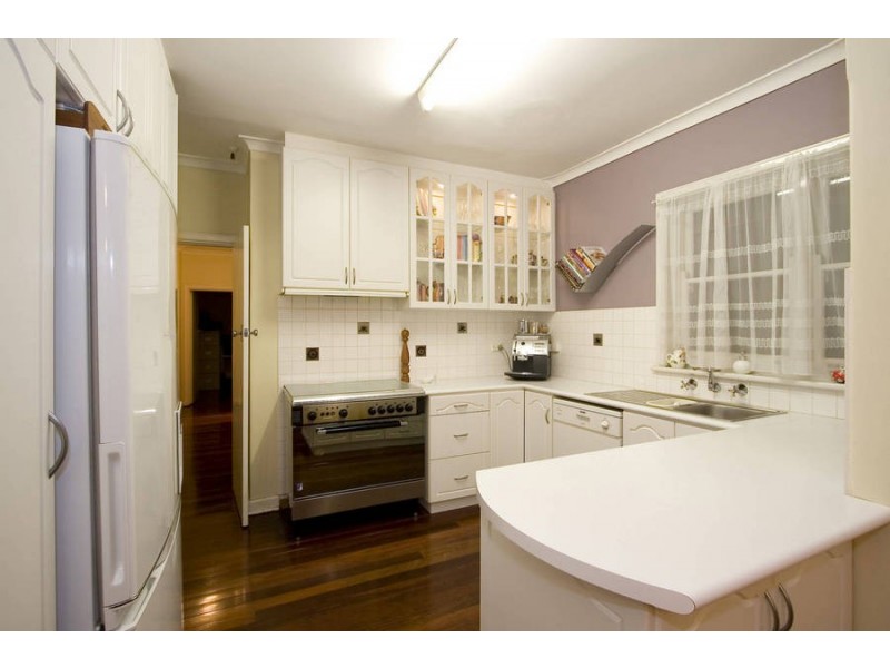 146 Kitchener Rd, Alfred Cove WA 6154