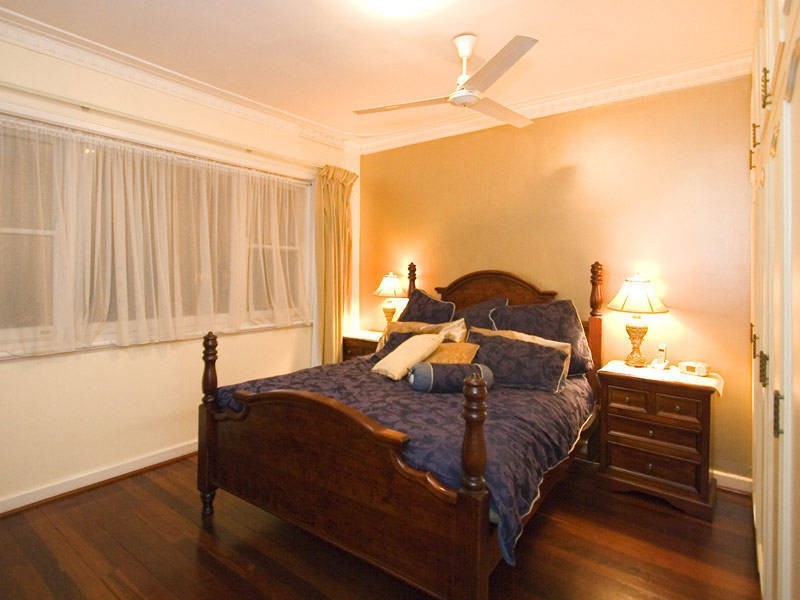 146 Kitchener Rd, Alfred Cove WA 6154