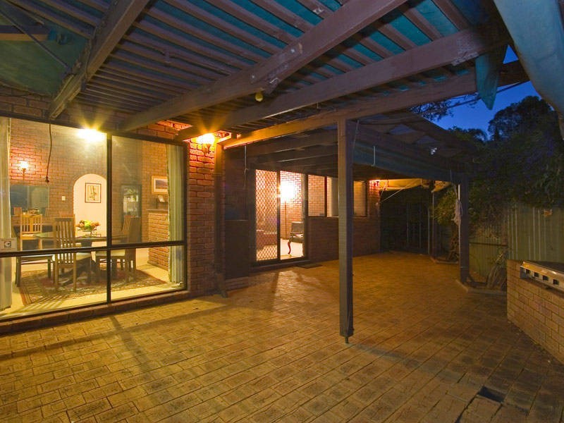 9 Matsen Close, Booragoon WA 6154