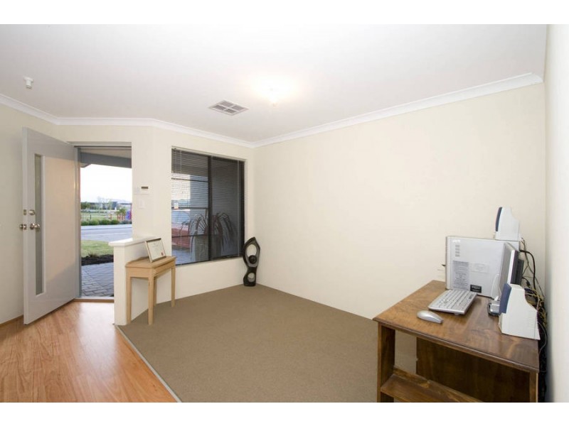 6 Versailles Parkway, Aubin Grove WA 6164