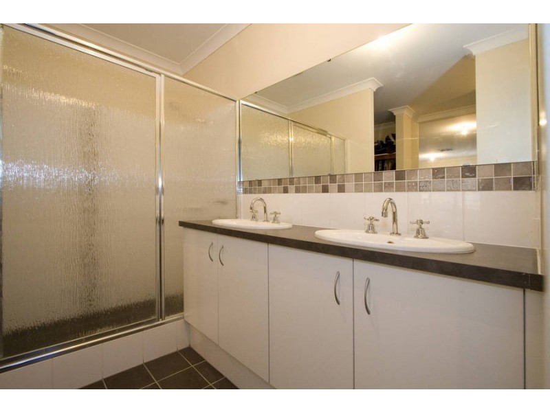 6 Versailles Parkway, Aubin Grove WA 6164