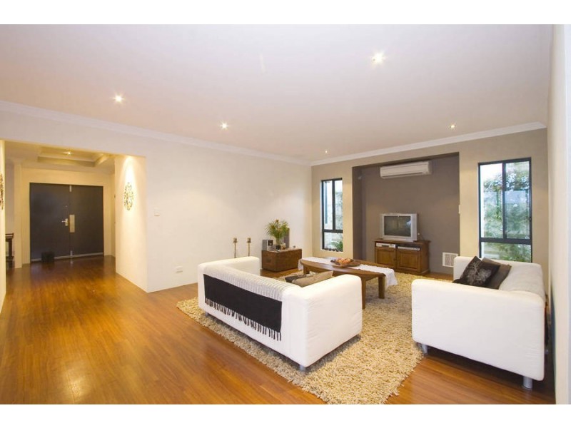 39 Baningan Ave, Success WA 6164