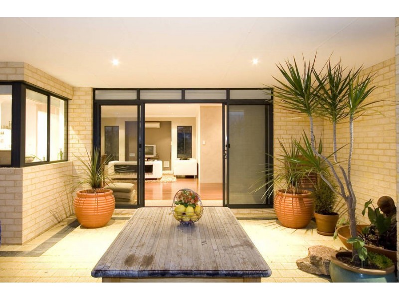 39 Baningan Ave, Success WA 6164