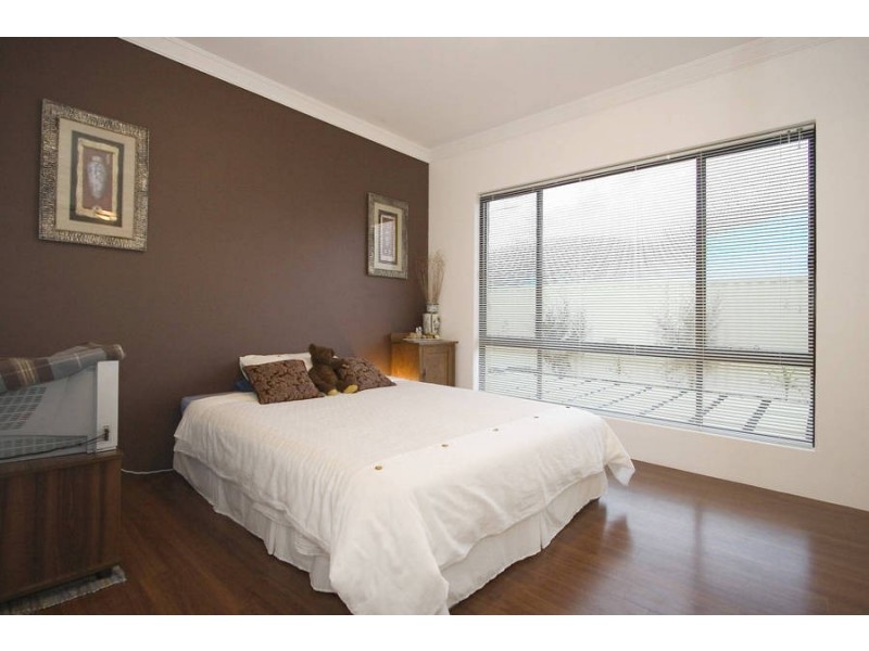 39 Baningan Ave, Success WA 6164