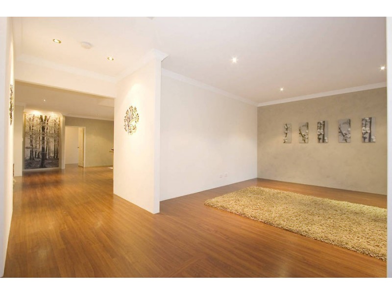 39 Baningan Ave, Success WA 6164