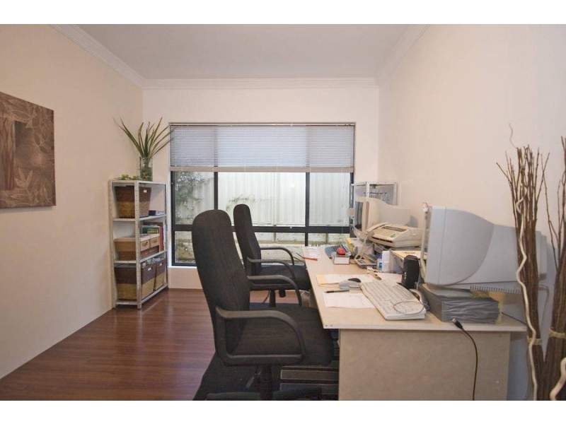 39 Baningan Ave, Success WA 6164