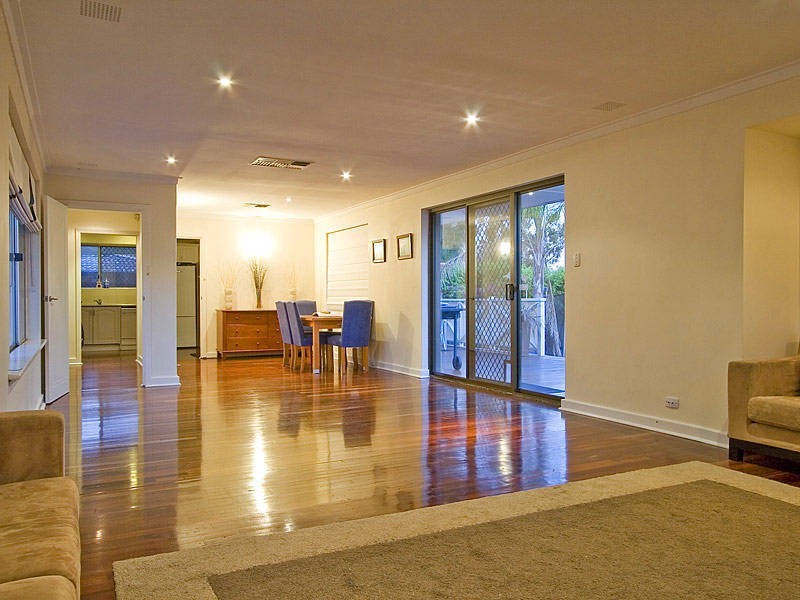 4 Boston Way, Booragoon WA 6154