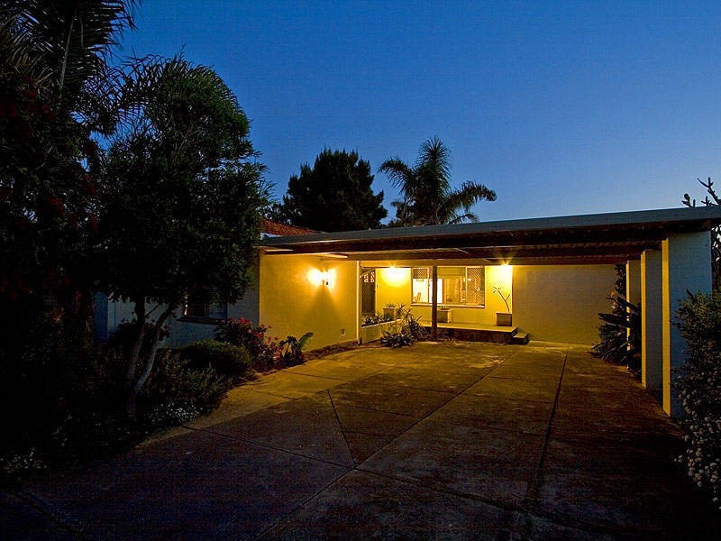 4 Boston Way, Booragoon WA 6154