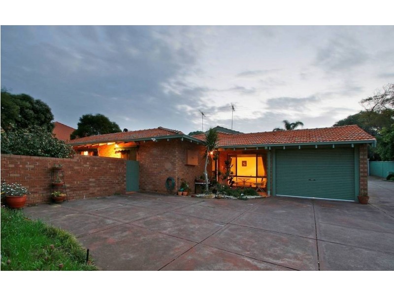 1/25 Bristol Av, Bicton WA 6157