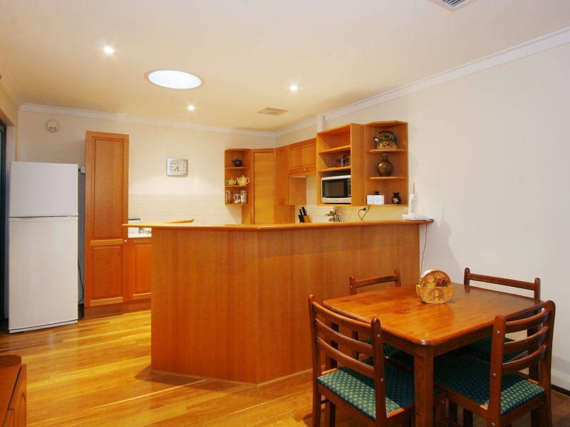 1/25 Bristol Av, Bicton WA 6157