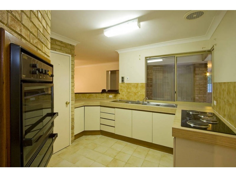 5 Stampel Gdn, Kardinya WA 6163