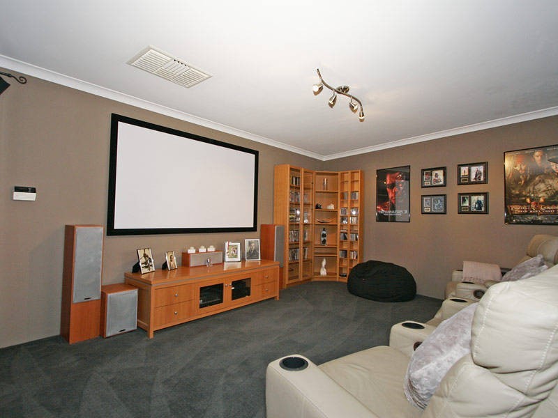 107 Peterborough Circle, North Lake WA 6163