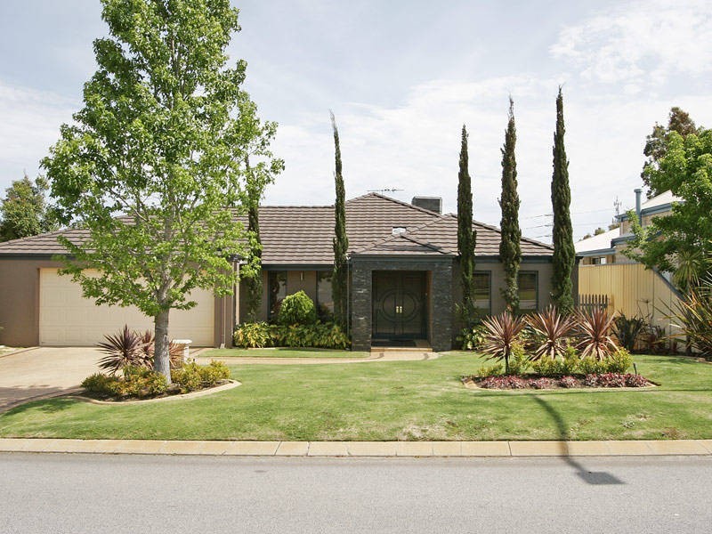 107 Peterborough Circle, North Lake WA 6163