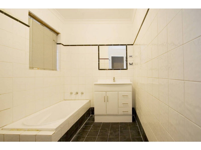 1 Miranda Crescent, Coolbellup WA 6163