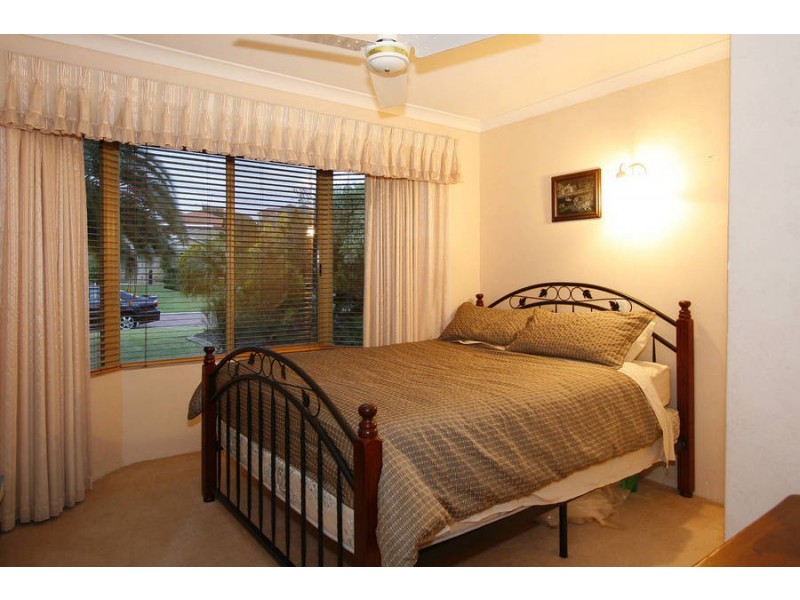 19 Maritime Tce, Coogee WA 6166