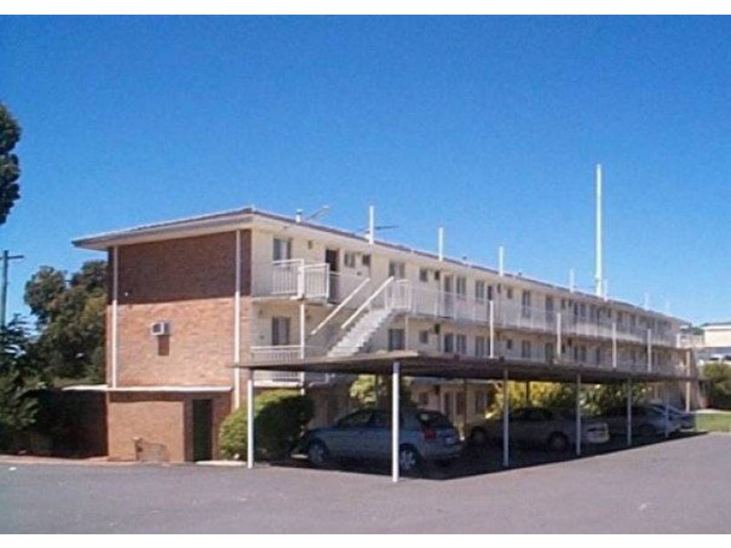 4/3 Burgundy Crescent, Spearwood WA 6163