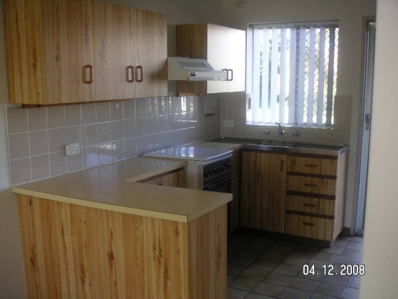 4/3 Burgundy Crescent, Spearwood WA 6163