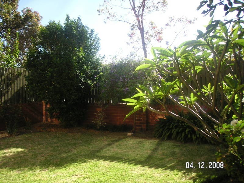 4/3 Burgundy Crescent, Spearwood WA 6163