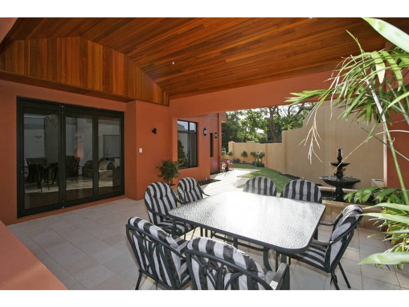 22 Macleod Road, Applecross WA 6153